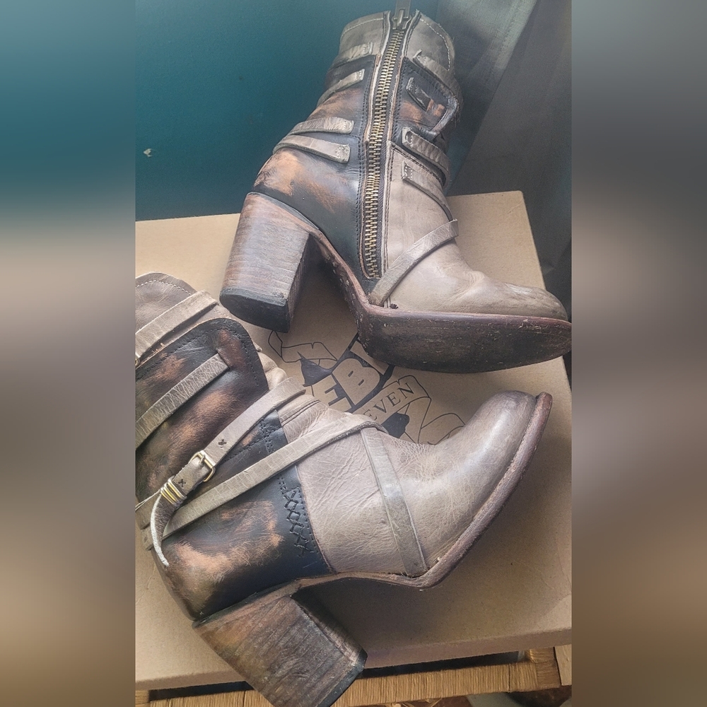 Freebird by Steven baker boots size9 in stone color